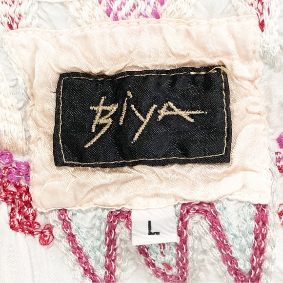 Johnnie Was Biya boHo embroidered tie front tunic top - Picture 10 of 15